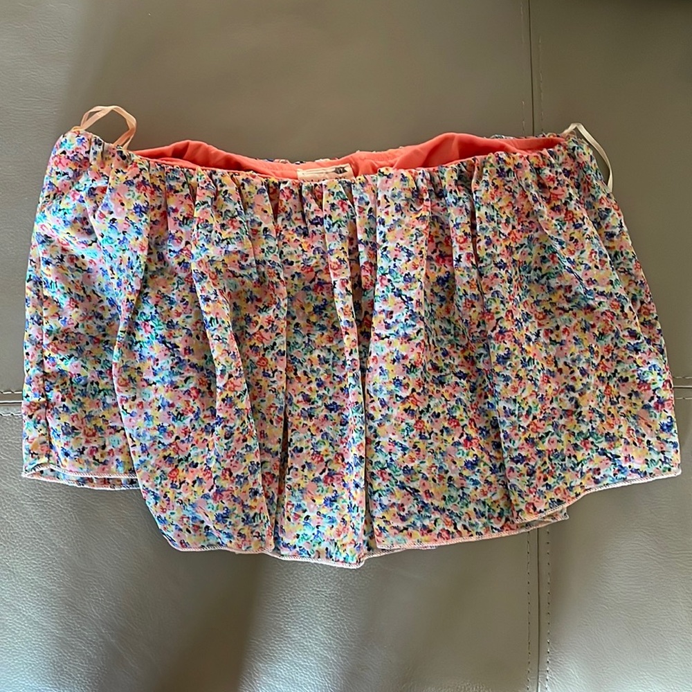 LA Hearts Floral Strapless Crop Top